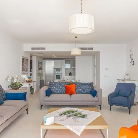 公寓 Luxury 4 Bedroom Flat With A Fantastic Sea View *