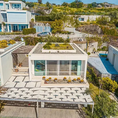 Luxury 4 Bedroom Flat With A Fantastic Sea View * 博德鲁姆